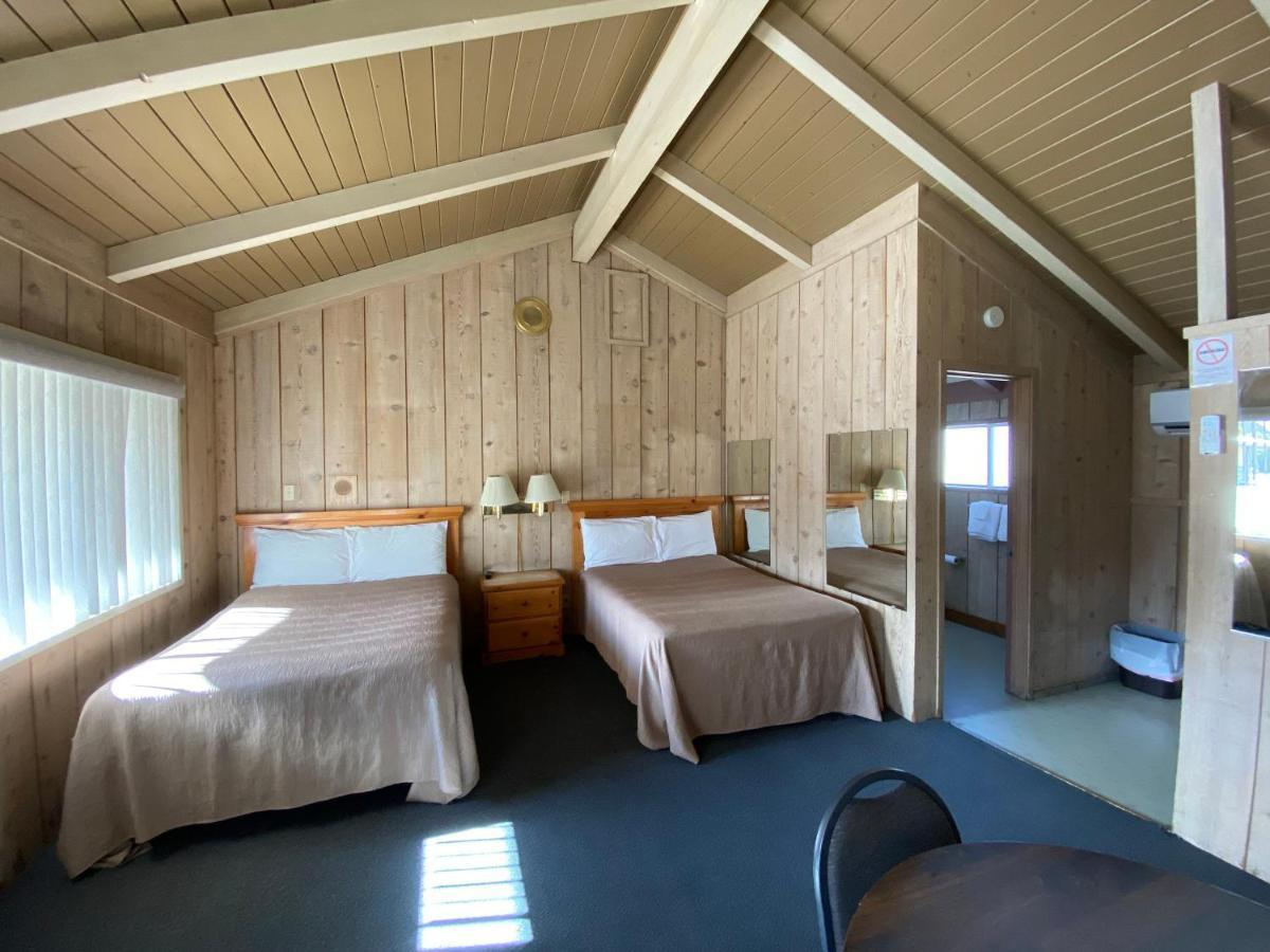 Bristlecone Motel Биг Пайн Екстериор снимка