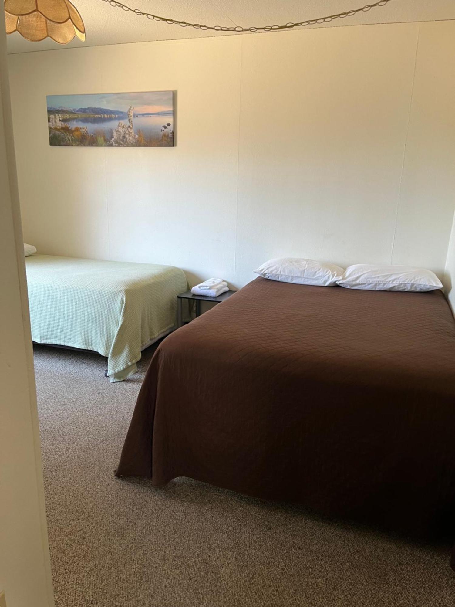 Bristlecone Motel Биг Пайн Екстериор снимка