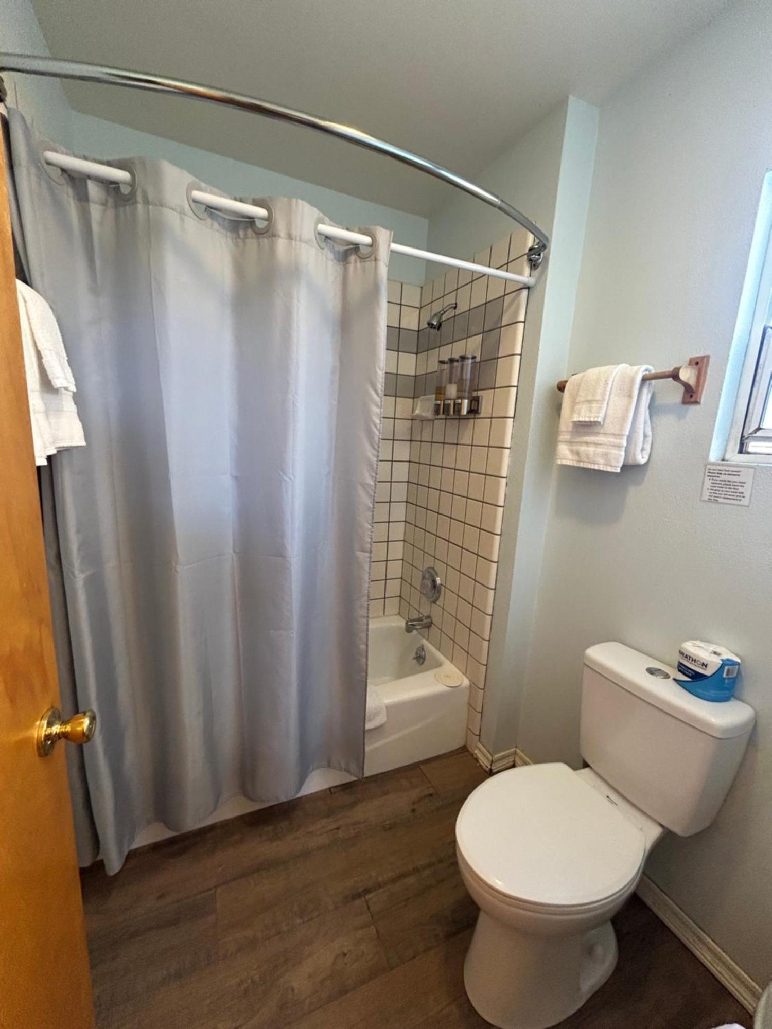 Bristlecone Motel Биг Пайн Екстериор снимка